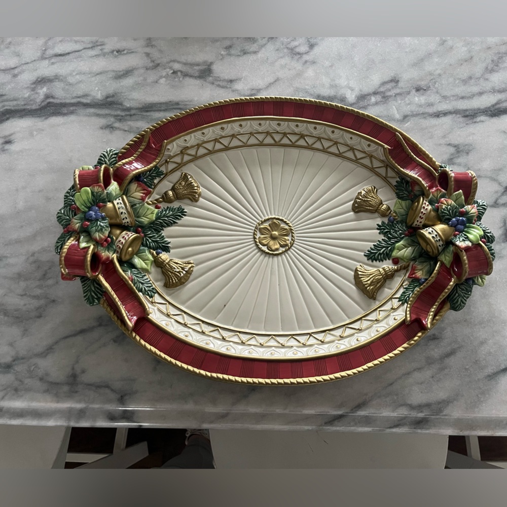 Fitz & Floyd Christmas Deer
18.5" Platter Red Ribbons/Gold